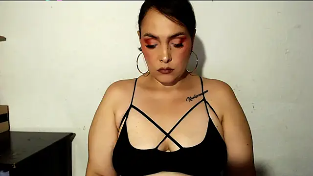 Snapshot of Miss_Agatha chatting on 10.08.25 Miss Agatha online show from 10.08.25