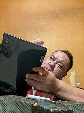 Snapshot of punk0805 chatting on 10.20.25 punk0805 online show from 10.20.25