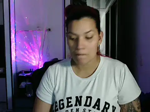 Snapshot of CarolinaRincon chatting on 02.12.25 CarolinaRincon online show from 02.12.25