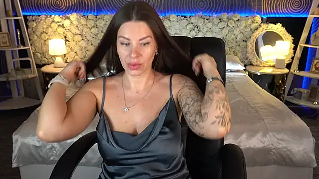 Snapshot of IsabellaFoxyy chatting on 01.18.26 IsabellaFoxyy online show from 01.18.26