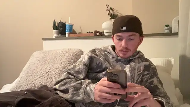 Snapshot of younghungginger chatting on 12.03.24 younghungginger online show from 12.03.24