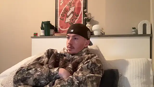 Snapshot of younghungginger chatting on 01.04.25 younghungginger online show from 01.04.25