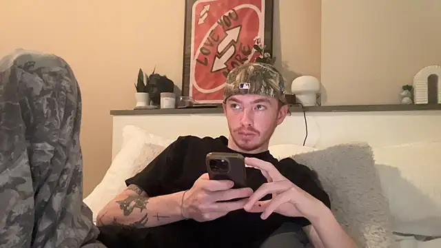 Snapshot of younghungginger chatting on 02.04.25 younghungginger online show from 02.04.25