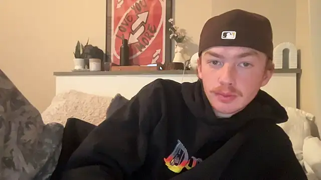 Snapshot of younghungginger chatting on 02.28.25 younghungginger online show from 02.28.25