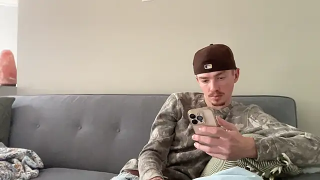 Snapshot of younghungginger chatting on 11.13.25 younghungginger online show from 11.13.25