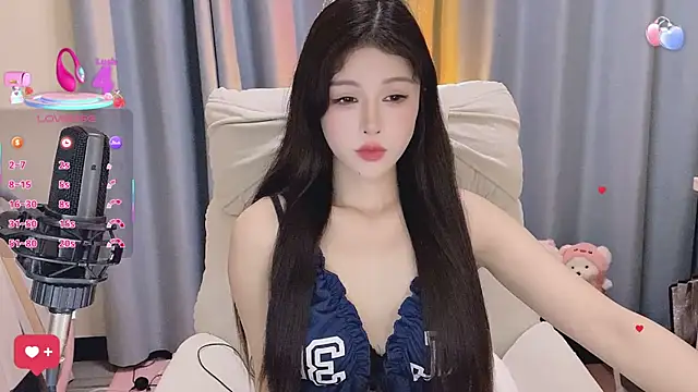 Snapshot of 7-Love chatting on 04.22.26 7-Love online show from 04.22.26