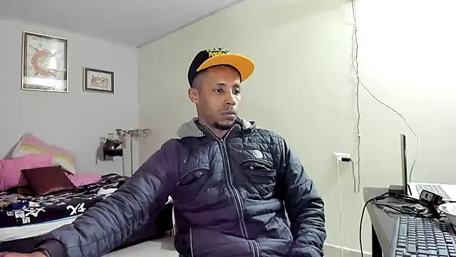 AlejoKhalifa  online show from 03.08.25