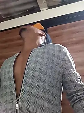 AlejoKhalifa  online show from 03.08.25