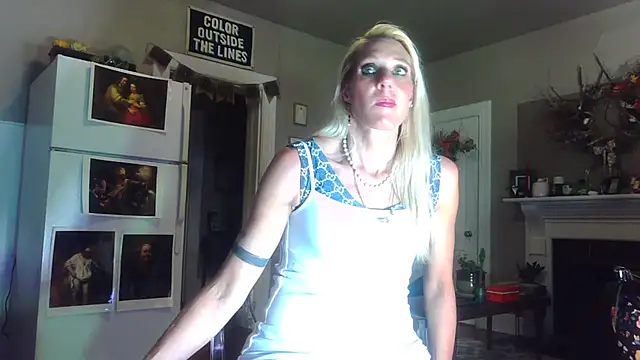 Glamazonx online show from 11.10.25