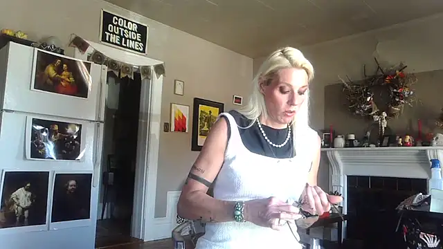 Glamazonx online show from 11.10.25