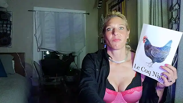Snapshot of Glamazonx chatting on 06.19.26 Glamazonx online show from 06.19.26