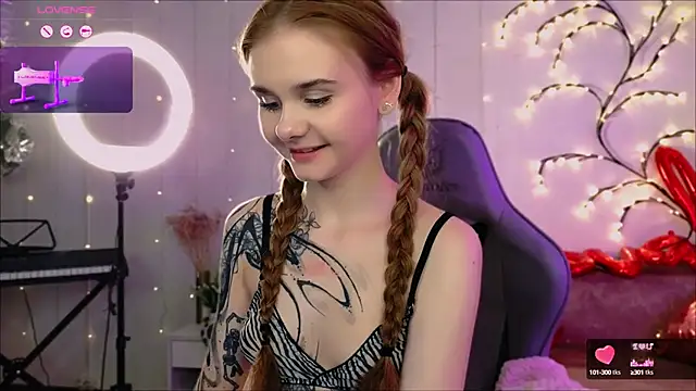 Britney Lynch online show from 02.02.25