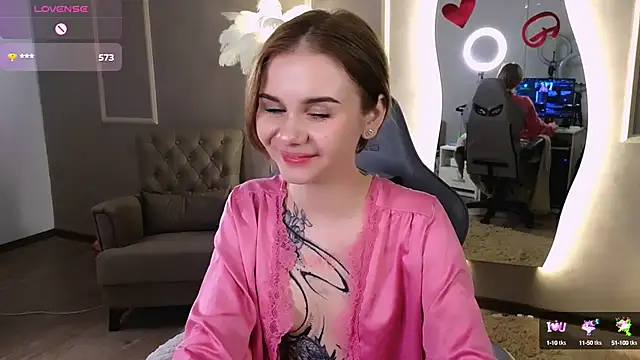 Britney Lynch online show from 02.14.25