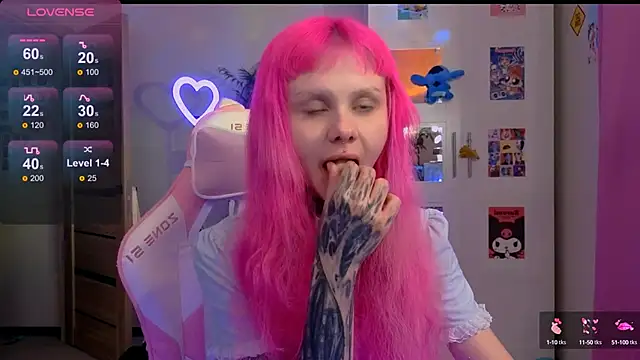 Britney Lynch online show from 10.13.25