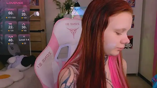 Britney Lynch online show from 11.06.25