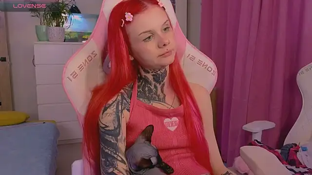 Britney Lynch online show from 11.15.25