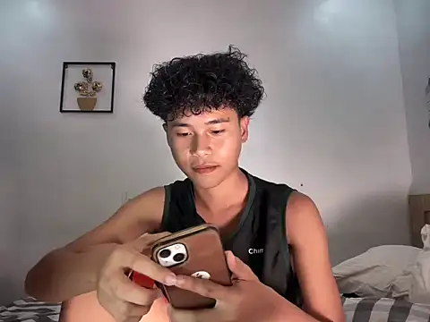 Snapshot of Asiantwink21 chatting on 01.09.26 Asiantwink21 online show from 01.09.26