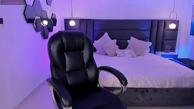 Snapshot of EloisaOlivero chatting on 02.28.25 EloisaOlivero online show from 02.28.25