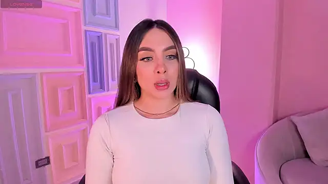 Snapshot of EloisaOlivero chatting on 09.15.25 EloisaOlivero online show from 09.15.25