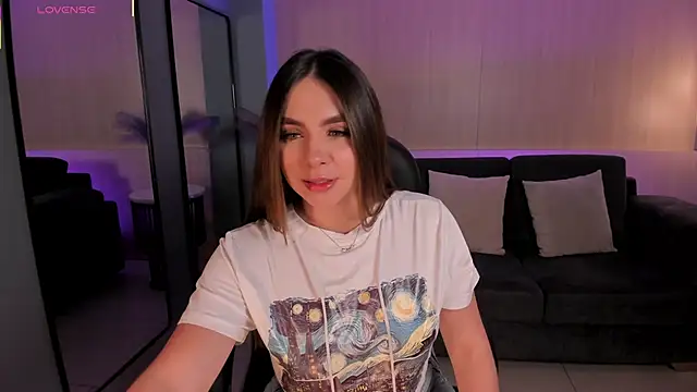 Snapshot of EloisaOlivero chatting on 10.08.25 EloisaOlivero online show from 10.08.25