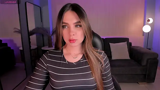 Snapshot of EloisaOlivero chatting on 10.11.25 EloisaOlivero online show from 10.11.25