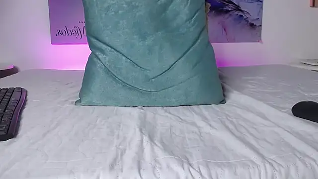 Snapshot of Benjamingrey@xh chatting on 11.11.25 Benjamingreyxh online show from 11.11.25