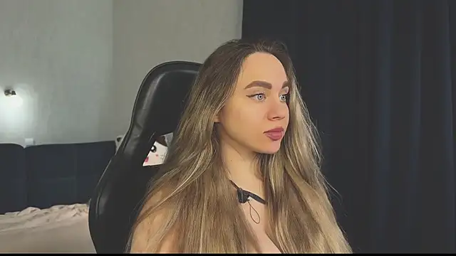 Snapshot of hotexclusive_ chatting on 03.07.25 hotexclusive  online show from 03.07.25