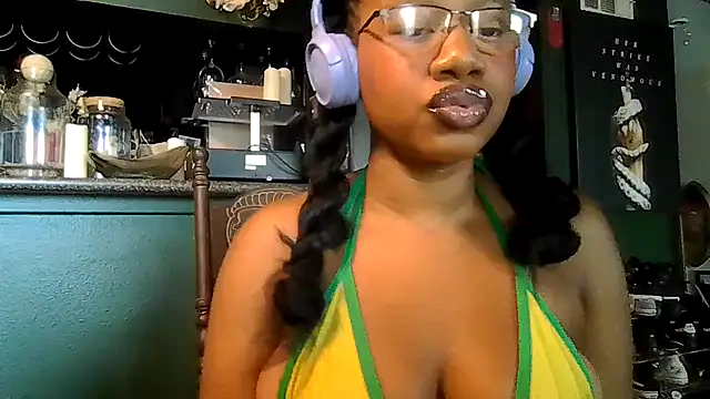 Snapshot of goddessdaisysky chatting on 06.28.26 goddessdaisysky online show from 06.28.26