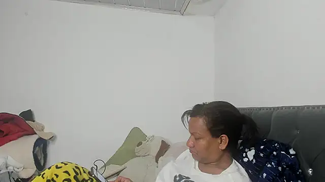 Snapshot of Laflaka22 chatting on 09.10.25 Laflaka22 online show from 09.10.25