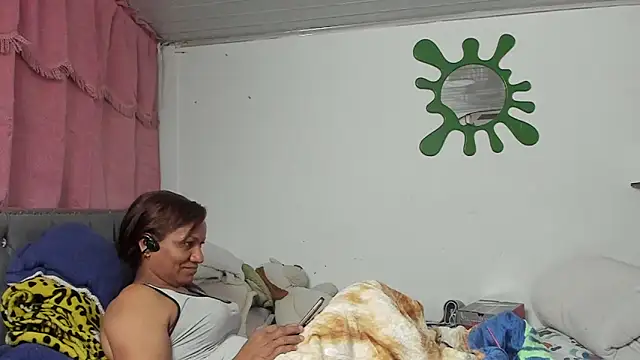 Snapshot of Laflaka22 chatting on 10.29.25 Laflaka22 online show from 10.29.25