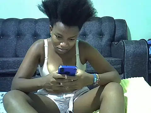 Snapshot of prettychoco1 chatting on 02.19.25 prettychoco1 online show from 02.19.25