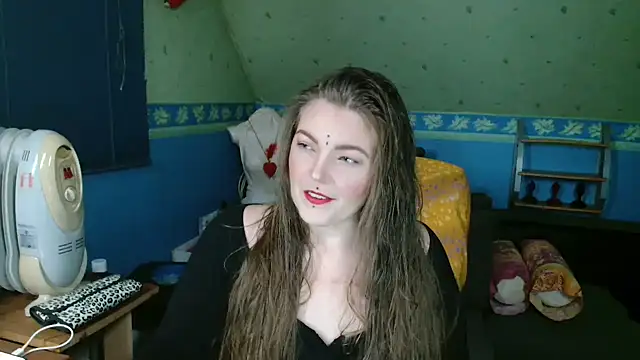 Snapshot of SherineDivine chatting on 09.22.25 SherineDivine online show from 09.22.25