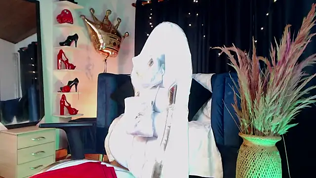 Snapshot of KorayRoussel chatting on 03.07.25 KorayRoussel online show from 03.07.25