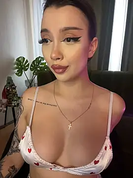 Snapshot of BamBam_XO chatting on 01.05.25 BamBam XO online show from 01.05.25