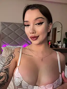 Snapshot of BamBam_XO chatting on 02.08.25 BamBam XO online show from 02.08.25