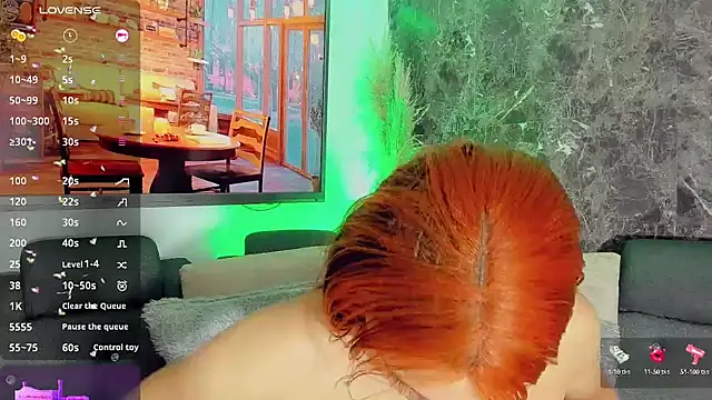 Emmaa Saenz  online show from 01.12.25