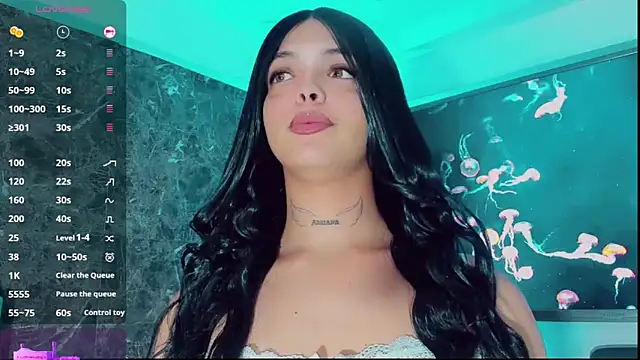 Emmaa Saenz  online show from 09.25.25