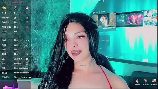 Emmaa Saenz  online show from 12.13.25