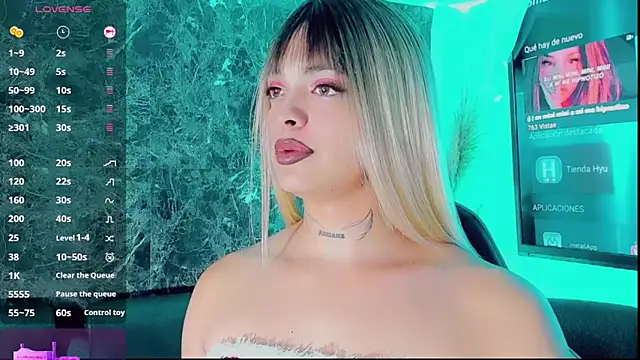 Emmaa Saenz  online show from 12.22.25