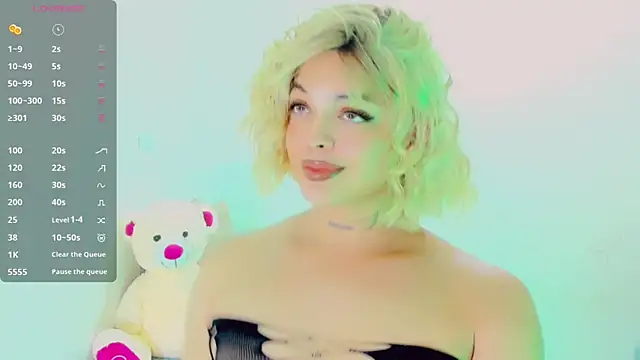 Emmaa Saenz  online show from 03.15.26