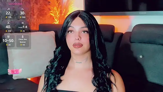 Snapshot of Emmaa_Saenz_ chatting on 05.18.26 Emmaa Saenz online show from 05.18.26