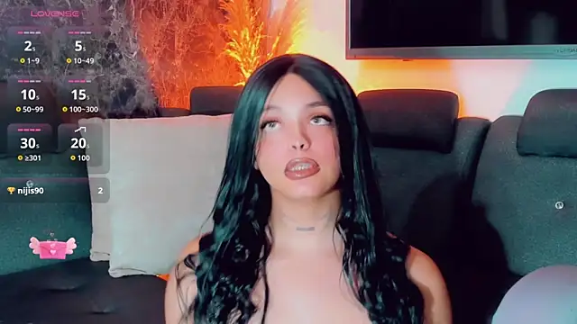 Snapshot of Emmaa_Saenz_ chatting on 05.19.26 Emmaa Saenz online show from 05.19.26
