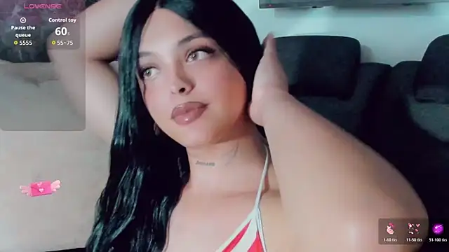 Snapshot of Emmaa_Saenz_ chatting on 06.17.26 Emmaa Saenz online show from 06.17.26
