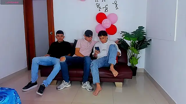 Snapshot of Crazy_nigth01 chatting on 02.21.26 Crazy nigth01 online show from 02.21.26