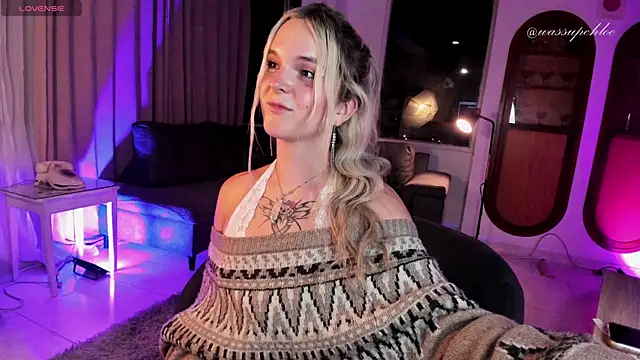 Snapshot of misschloe__ chatting on 01.26.25 misschloe online show from 01.26.25