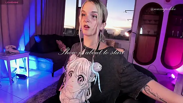 Snapshot of misschloe__ chatting on 01.27.25 misschloe online show from 01.27.25