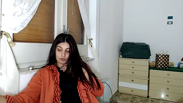 Snapshot of ZajiraShane chatting on 12.23.25 ZajiraShane online show from 12.23.25
