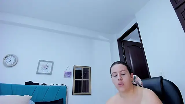 Snapshot of kamila_lopez chatting on 05.25.26 kamila lopez online show from 05.25.26