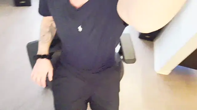 Hot ToyBoy6974 online show from 12.14.24