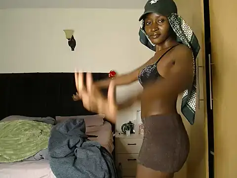 Snapshot of thicky_anncy chatting on 07.30.26 thicky anncy online show from 07.30.26